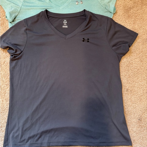 Under armour tees - Picture 3 of 6